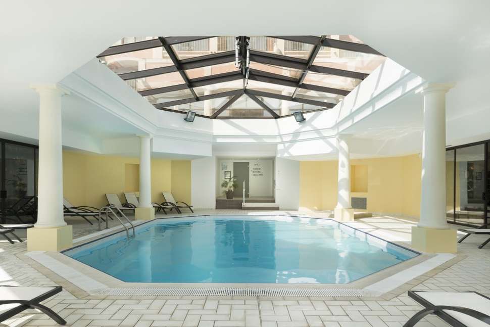 Ein Foto vom Pool im Hotel Les Jardins de Sainte-Maxime