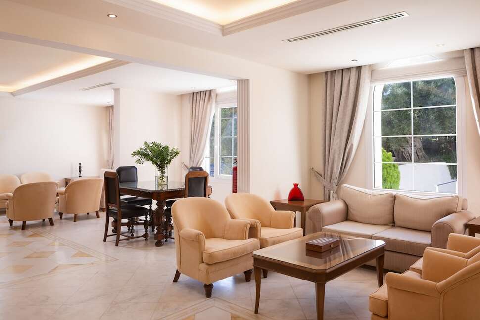 Een foto van het interieur van Avalon Palace Hotel
