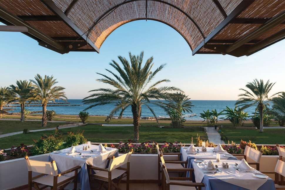 Een foto van Constantinou Bros Athena Royal Beach Hotel