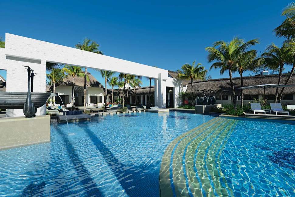 Een foto van het zwembad bij Ambre Resort & Spa