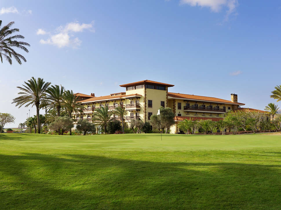 Een foto van de buitenkant van Elba Palace Golf Boutique Hotel