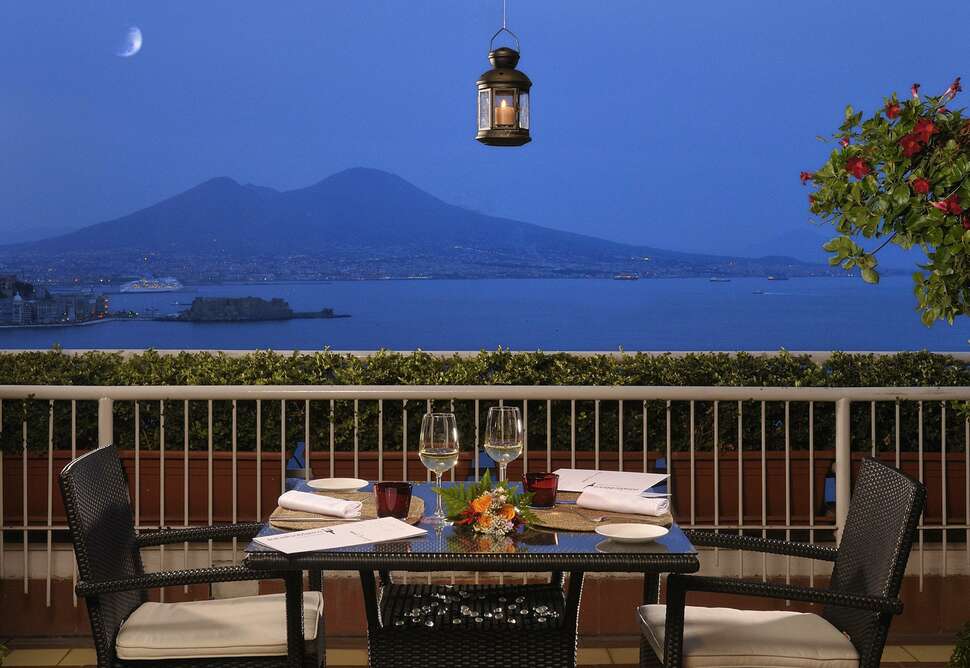 Ein Foto von der Terrasse im BW Signature Collection Hotel Paradiso