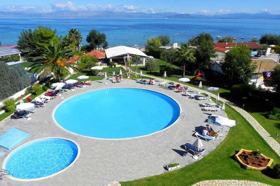 Een foto van het zwembad bij Cooee Hotel Albatros