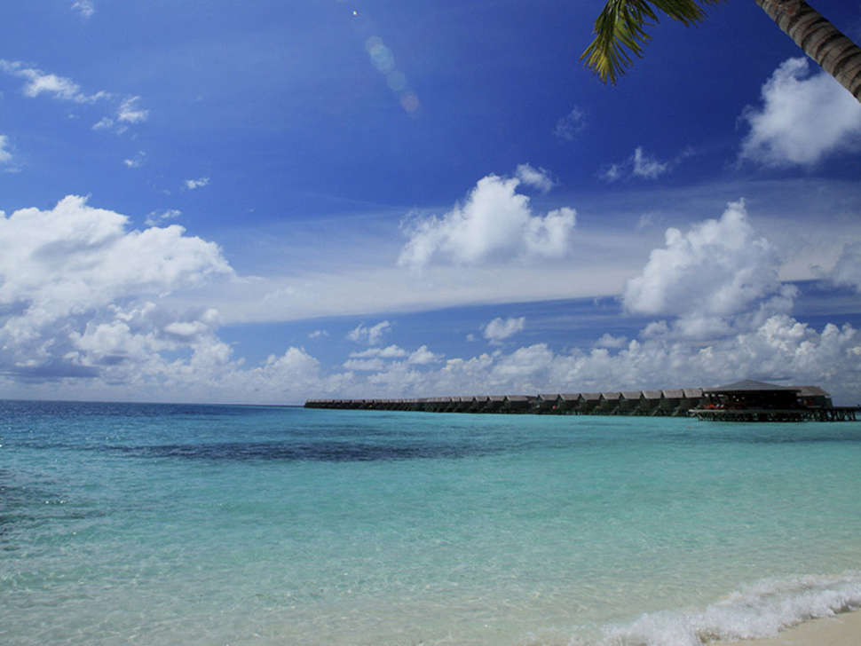 Een foto van de buitenkant van Centara Ras Fushi Resort & Spa Maldives