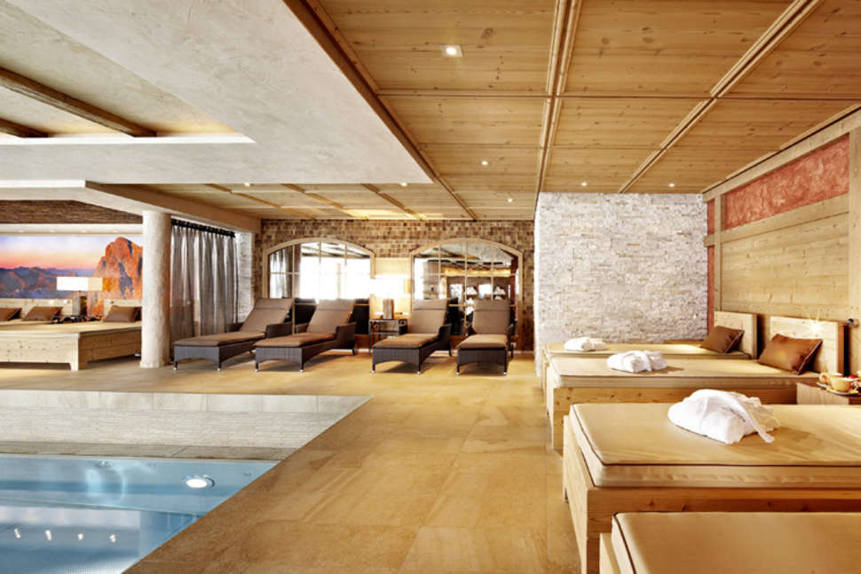 Ein Foto vom Pool im Berghof Crystal Spa & Sports