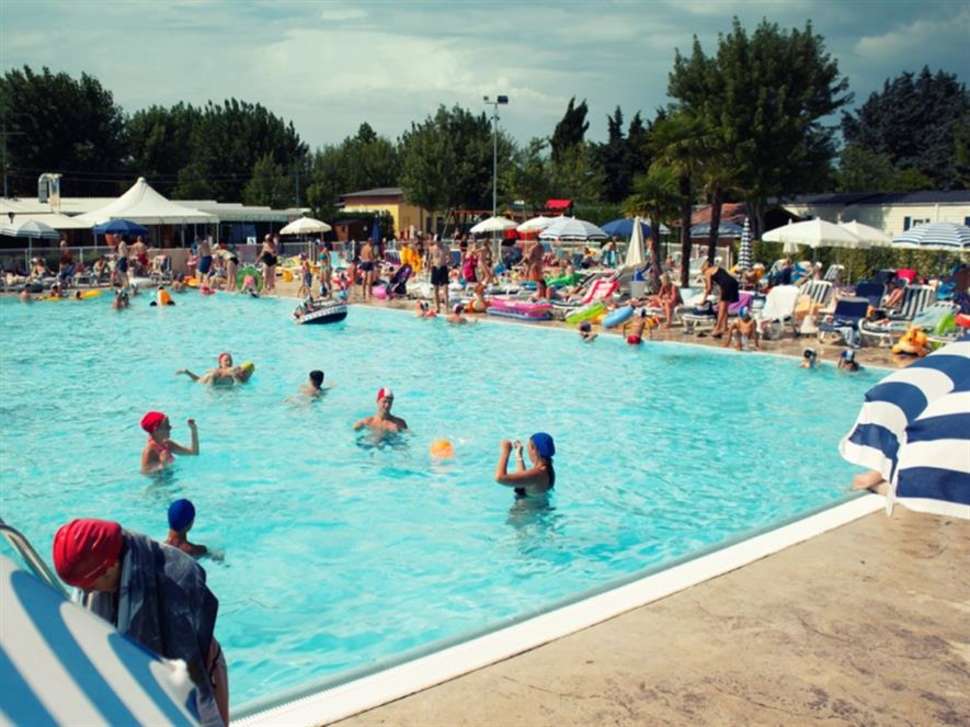 Een foto van het zwembad bij Camping Butterfly Village