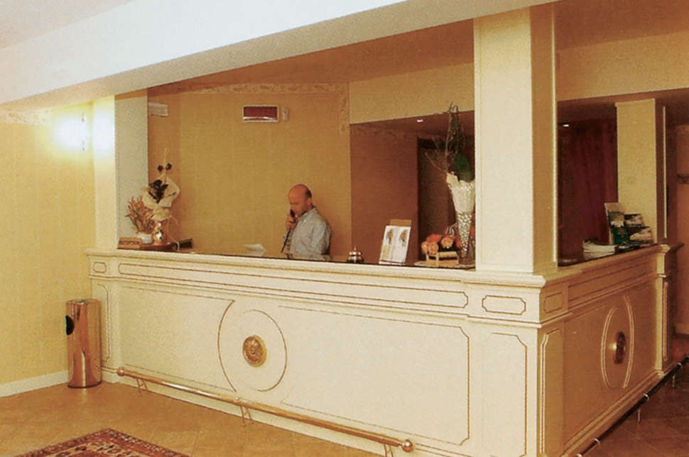 Een foto van het interieur van Hotel Riva del Sole
