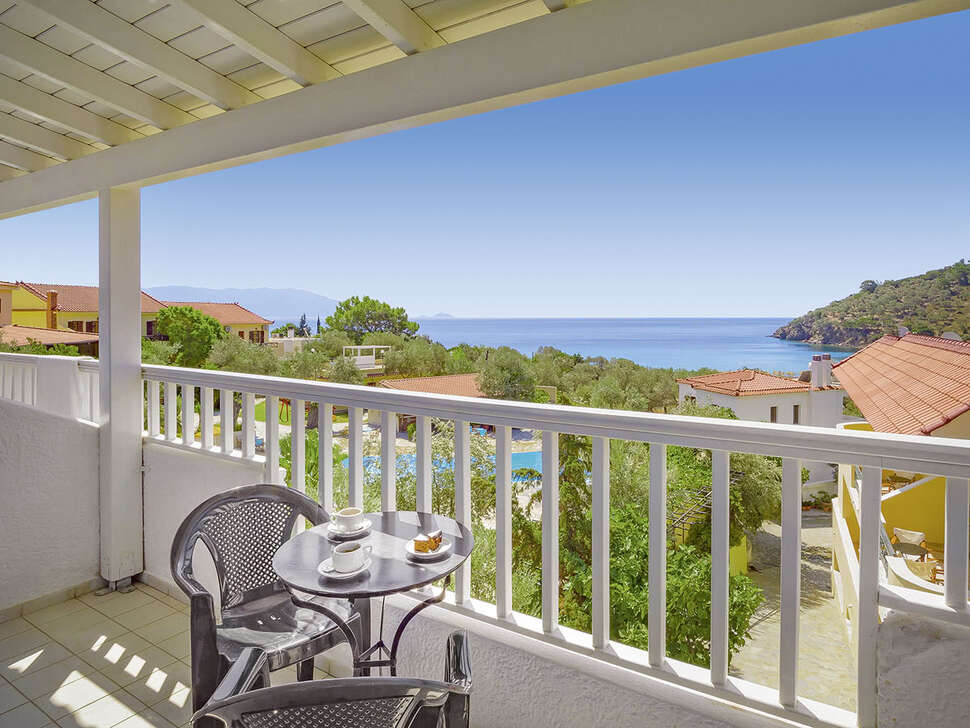 Een foto van Limnionas Bay Village
