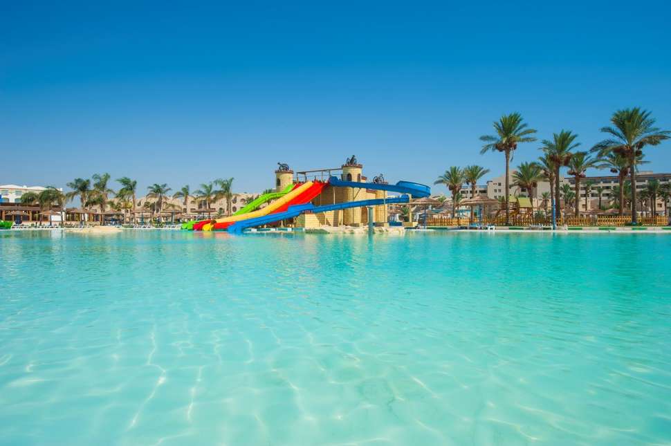 Een foto van het zwembad bij Royal Lagoons Resort & Aqua Park