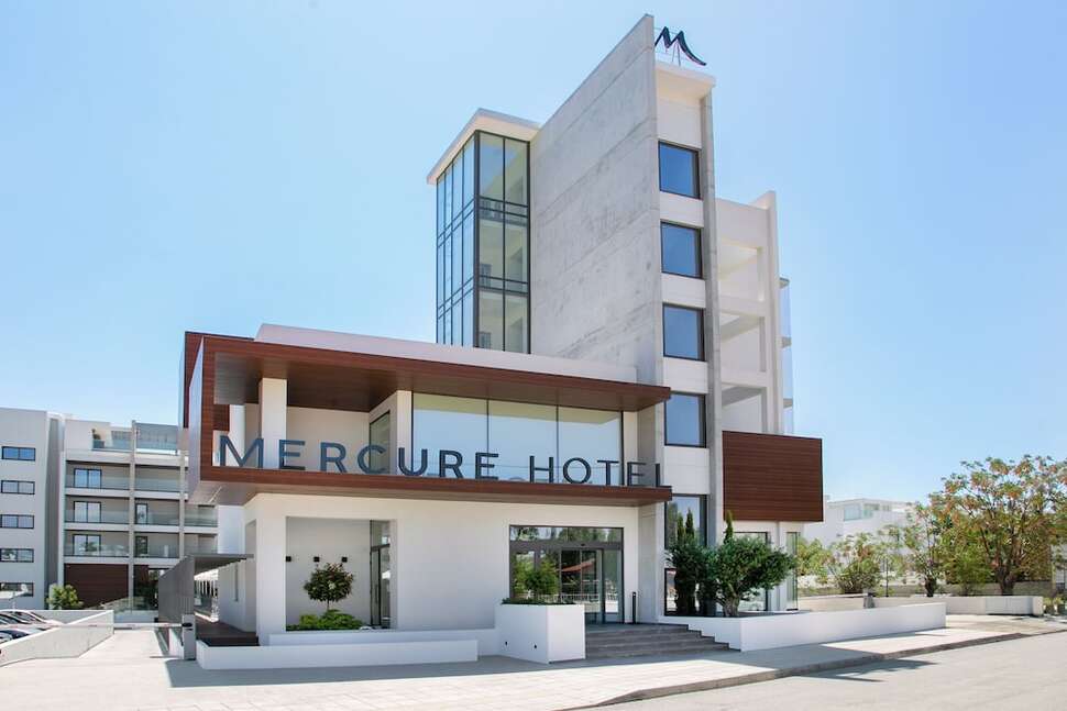 Ein Foto Mercure Larnaca Beach Resort