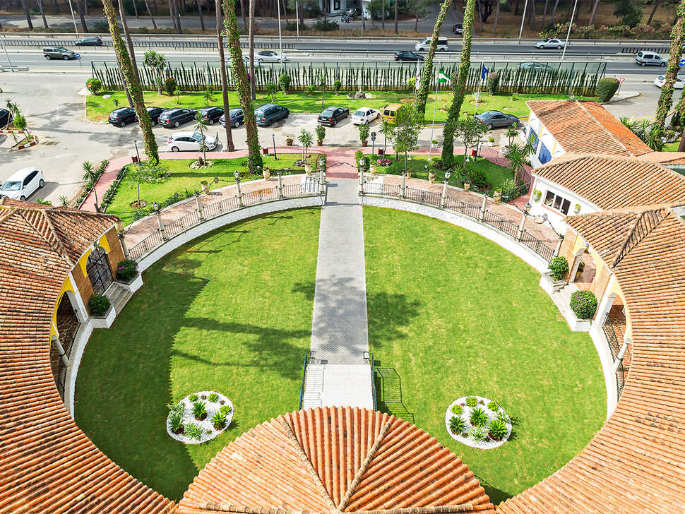 Een foto van de buitenkant van Roc Marbella Park Hotel
