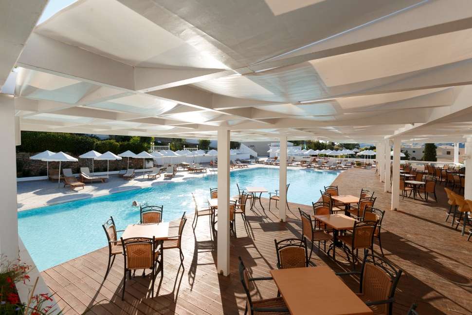 Ein Foto von der Terrasse im Lindos Village Resort & Spa