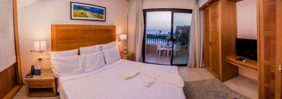 Ein Foto Sky View Suites Hotel