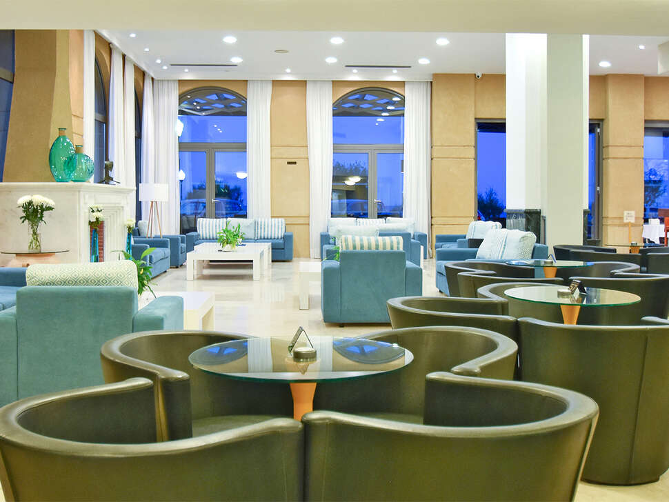 Een foto van het interieur van Ibiscus Hotel