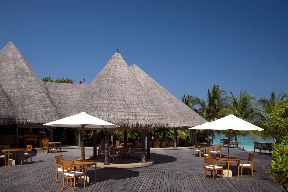Ein Foto von der Terrasse im Coco Palm Dhuni Kolhu