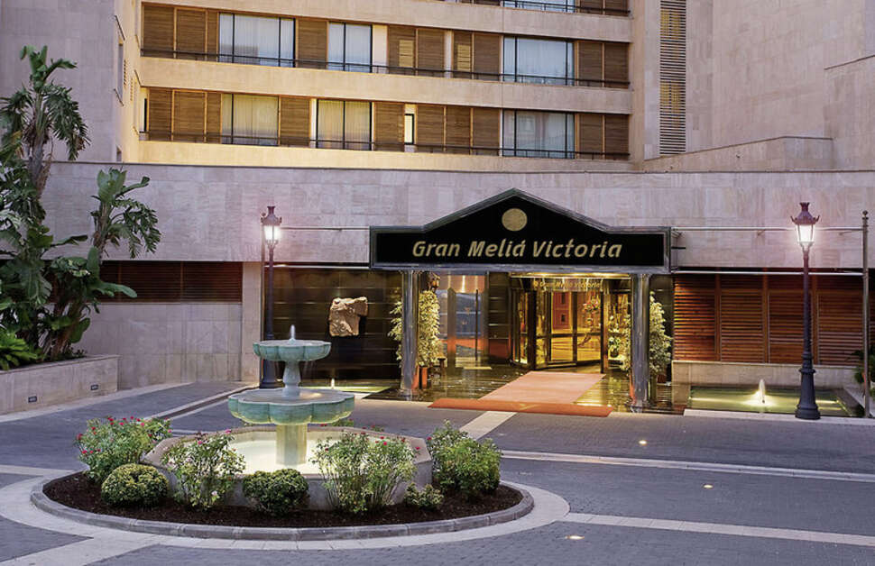 Een foto van de buitenkant van Hotel Victoria Gran Melia
