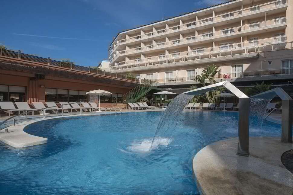 Een foto van het zwembad bij Hotel Rosamar & Spa