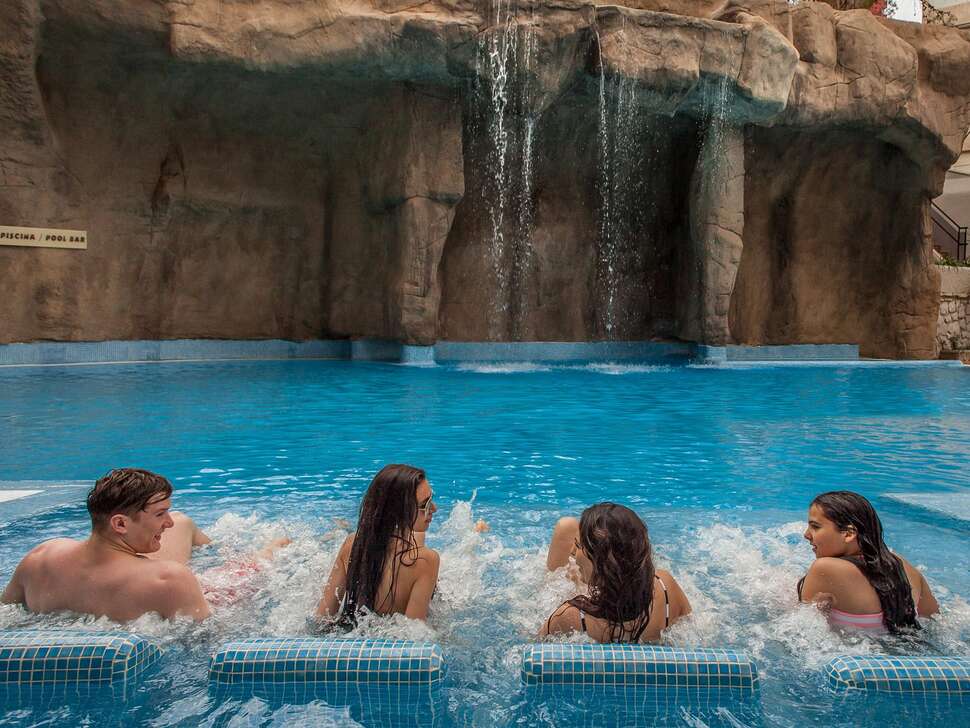 Een foto van het zwembad bij Hotel Magic Aqua Rock Gardens