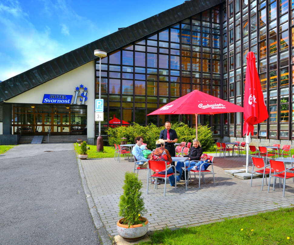 Een foto van het terras bij Wellness Hotel Svornost