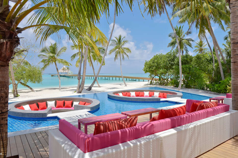 Ein Foto vom Pool im Kandima Maldives