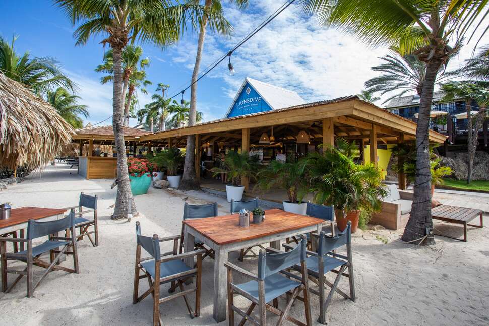 Een foto van LionsDive Beach Resort