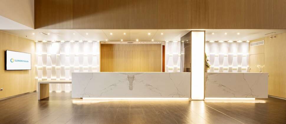 Ein Foto vom Innenbereich im Hotel Ilunion Barcelona