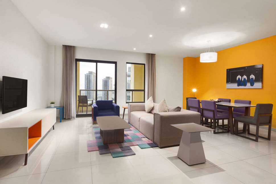 Een foto van Ramada Hotel & Suites by Wyndham JBR
