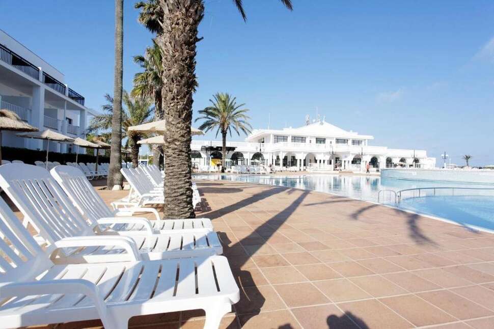 Een foto van het strand bij Grupotel Mar de Menorca
