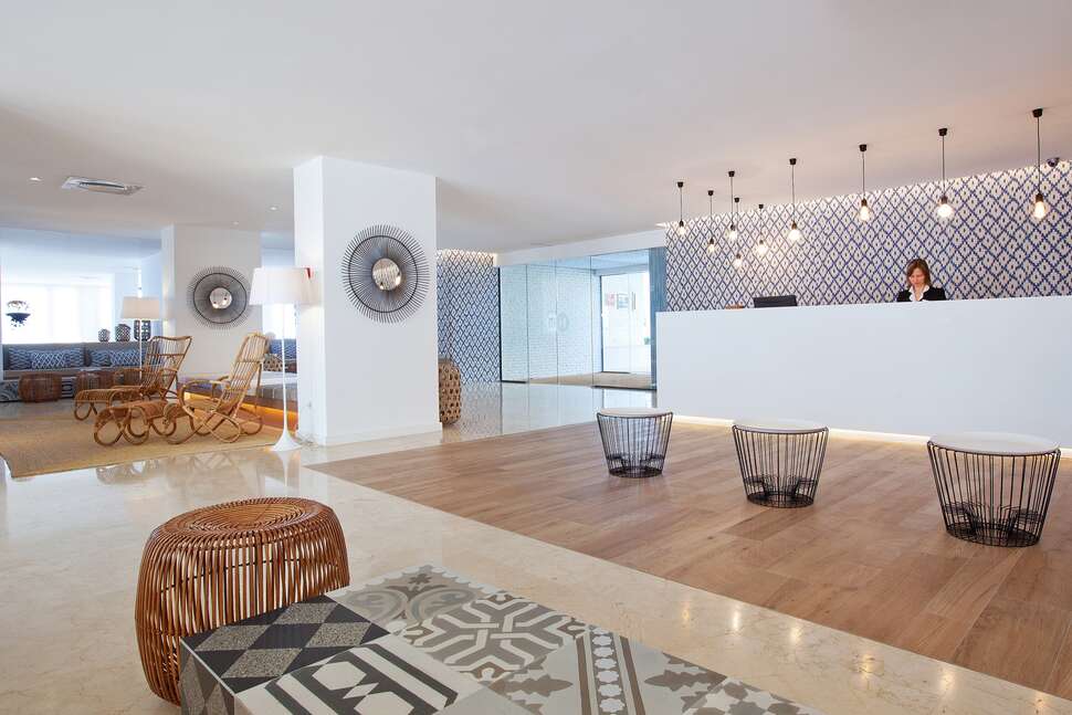 Een foto van het interieur van HM Gran Fiesta