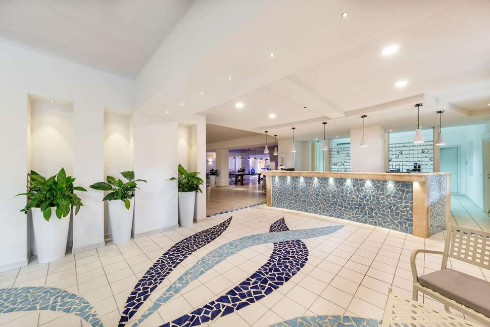 Een foto van het interieur van Blu Hotel Laconia Village