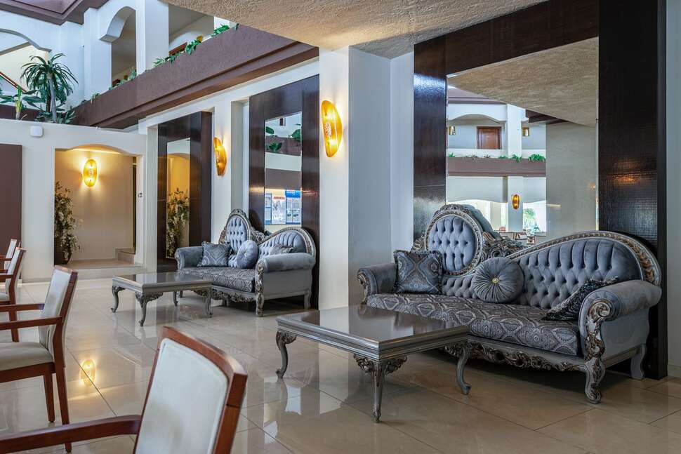 Een foto van het interieur van Hotel Sandy Beach