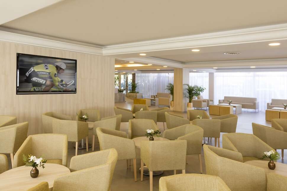 Een foto van het interieur van Tangerine by Honne Hotels