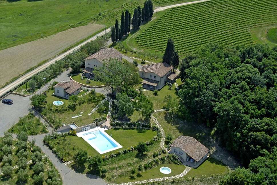 Een foto van het zwembad bij Borgo Della Meliana