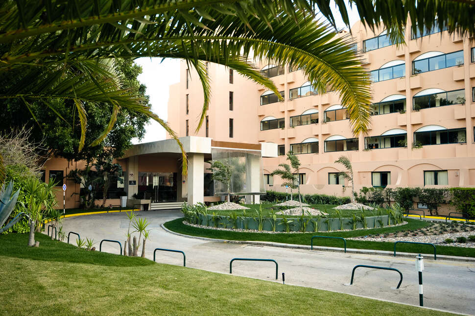 Een foto van de buitenkant van Vila Gale Atlantico