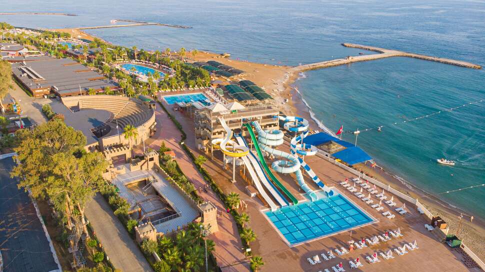 Een foto van het zwembad bij Eftalia Aqua Resort