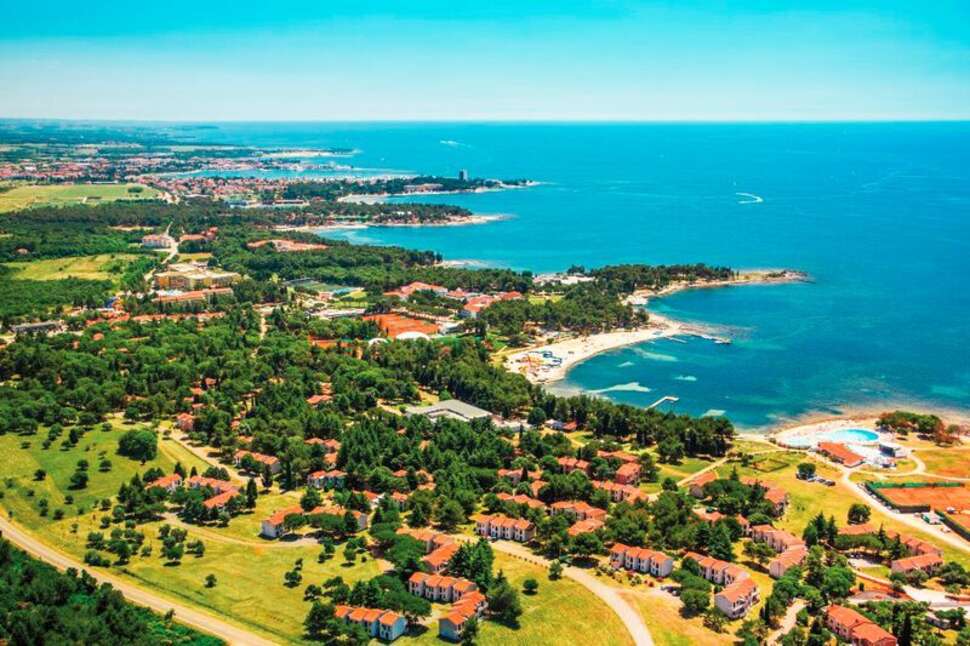 Een foto van een overzicht van Appartementen Polynesia Plava Laguna
