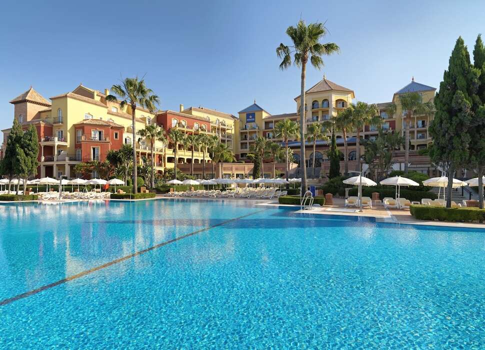 Een foto van het zwembad bij Iberostar Malaga Playa