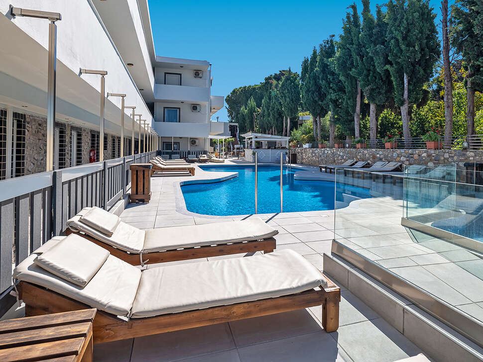 Een foto van het zwembad bij Sunny Days Hotel & Appartementen