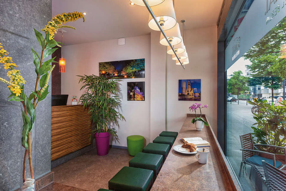 Een foto van Sorat Hotel Ambassador