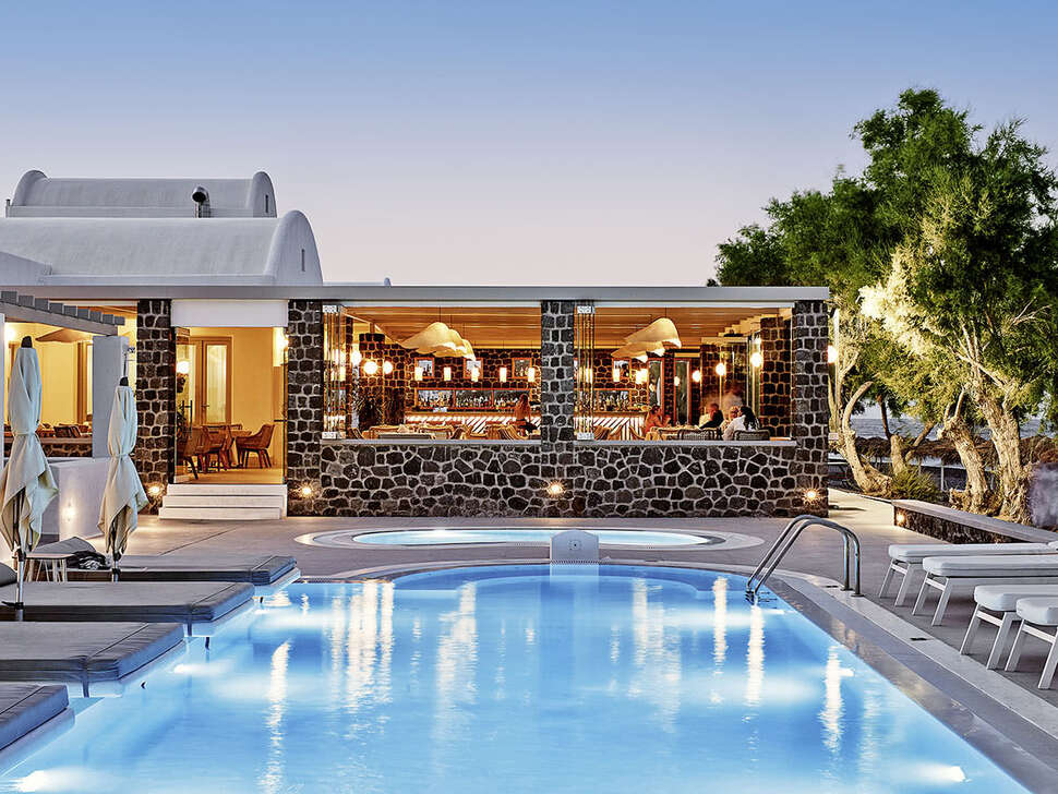 Een foto van het zwembad bij Costa Grand Resort & Spa
