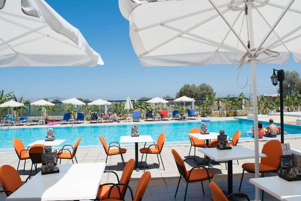 Ein Foto von der Terrasse im Bouradanis Village Hotel