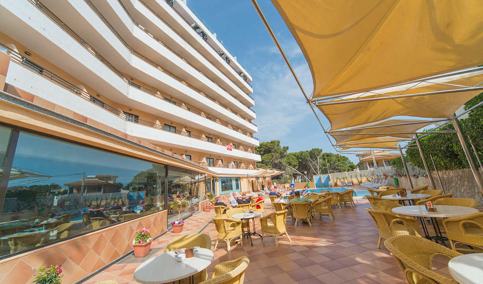 Een foto van het terras bij Hotel Principe Wellness & Spa