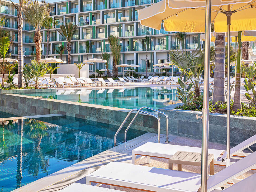 Een foto van het zwembad bij Atzavara Hotel & Spa