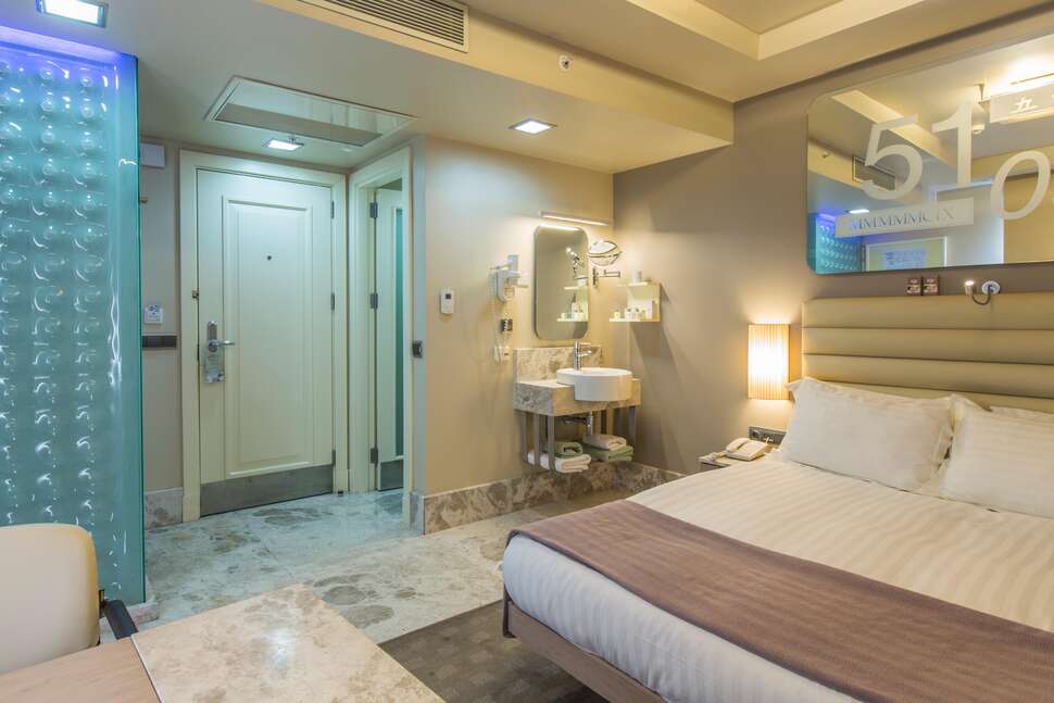Een foto van Ramada by Wyndham Istanbul Pera