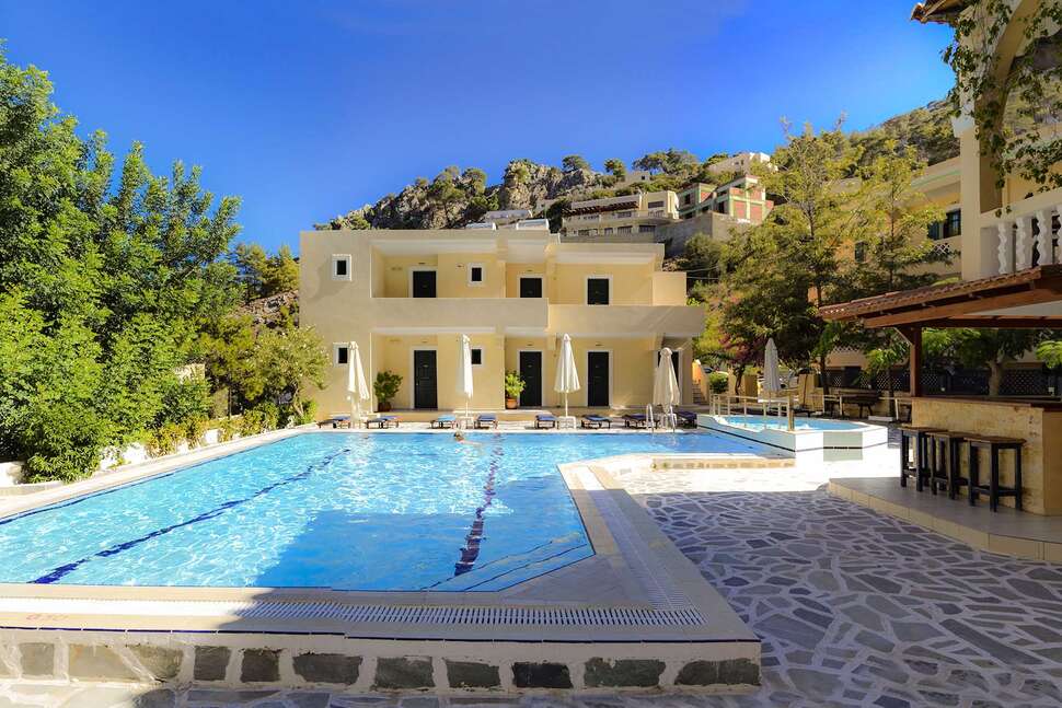 Ein Foto von einer Übersicht des Kyra Panagia Hotel