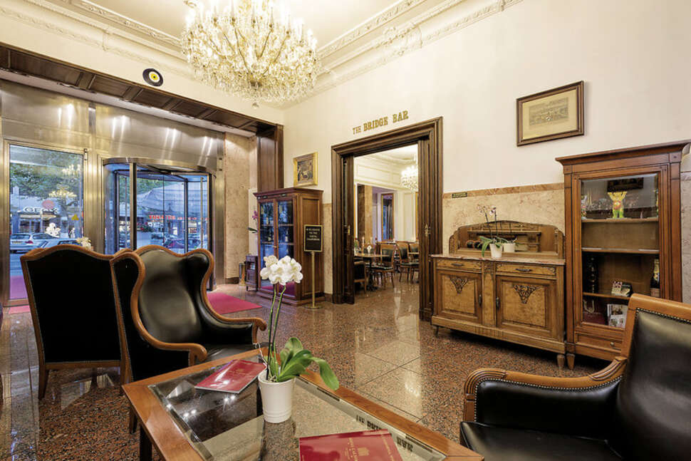 Een foto van het interieur van Leonardo Hotel Berlin Kurfürstendamm