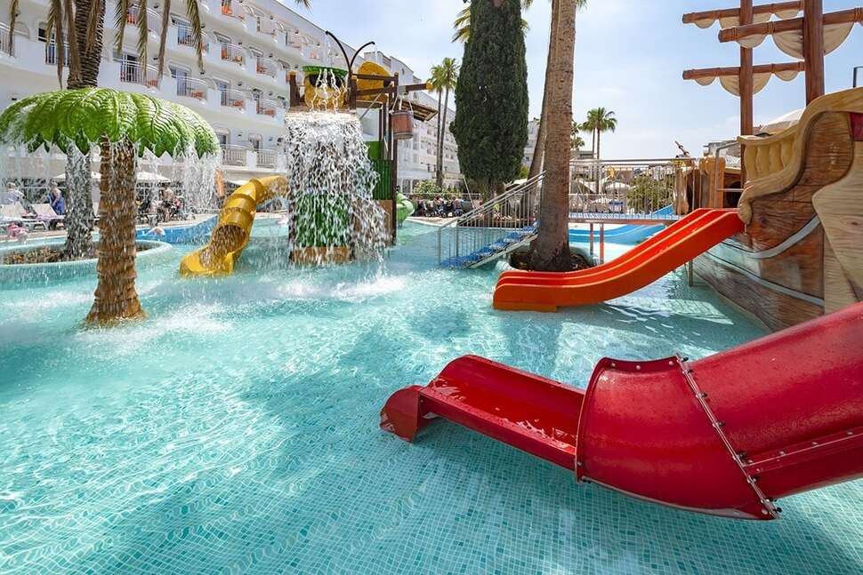 Een foto van het zwembad bij Best Lloret Splash