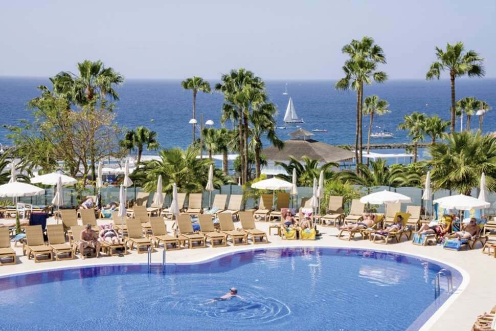 Een foto van het zwembad bij Hovima Costa Adeje