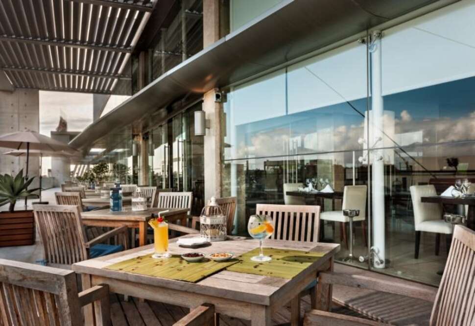 Ein Foto von der Terrasse im Hotel Marina Atlantico