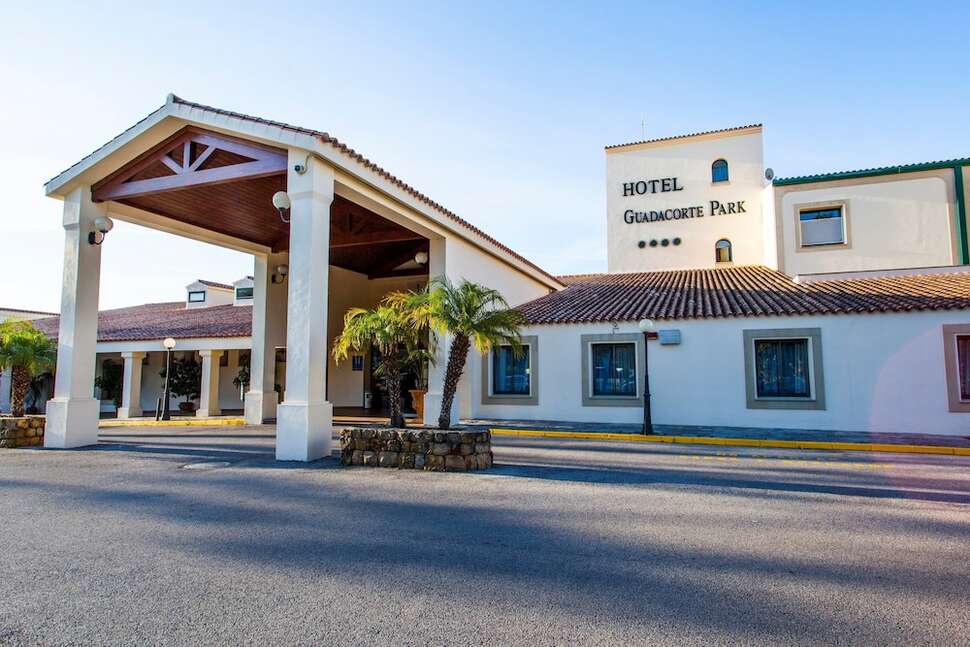 Een foto van de buitenkant van Hotel Guadacorte Park